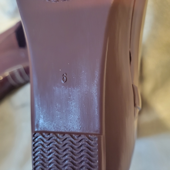 London Fog Women's Burgundy Rain Boots - Picture 9 of 9